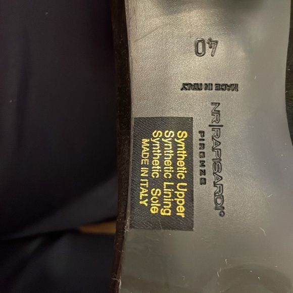 Suede boots they go over the knee. - Picture 10 of 12